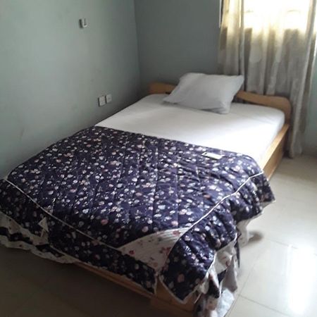 Bizay Hotel Sunyani Buitenkant foto